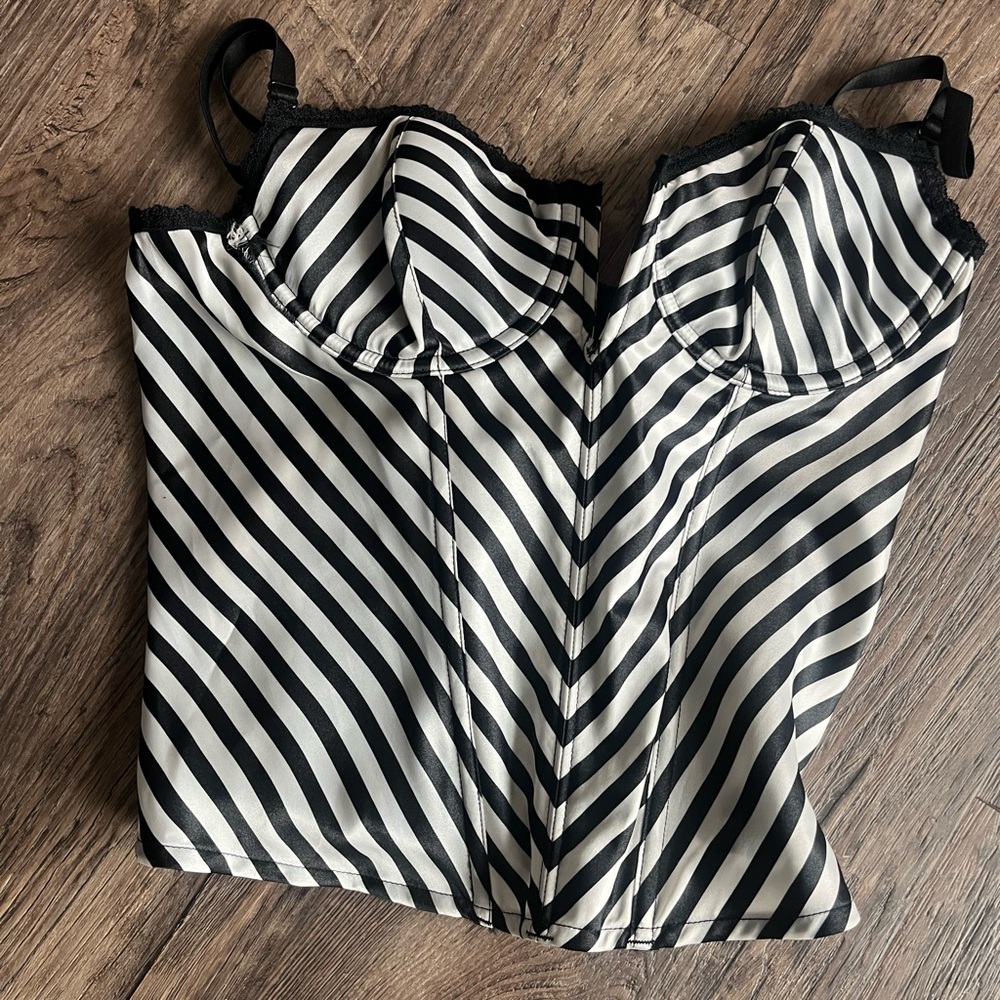 Frederick’s of Hollywood Striped Black and White Women's Top 34 Medium - Picture 3 of 4